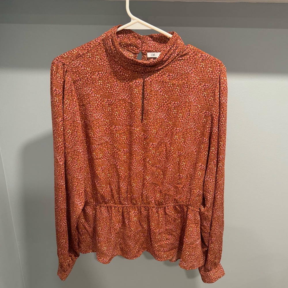 DR2 Daniel Rainn Women’s Blouse, Rust Print, Keyhole Elastic Waist - Large